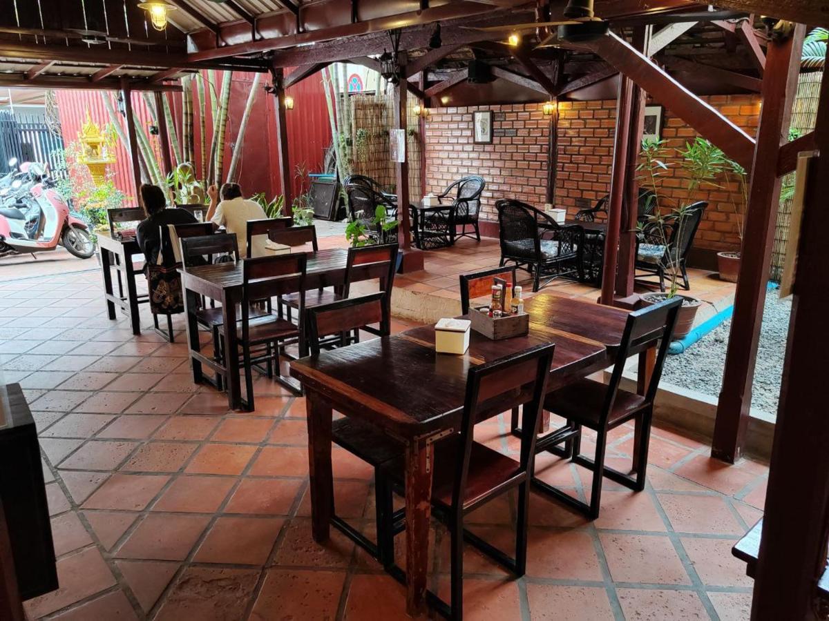 Soben Cafe Guesthouse & Restaurant Siem Reap Exterior photo